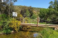 Puentecillo de entrada al Parque Nacional. A partir de aquí, el camino va por la orilla izquierda hasta el puente del Estena.