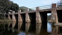 Puente del río Estena en el camino entre el Acebo y las Fuentes. Es la entrada al Parque Nacional de Cabañeros por ese lado.