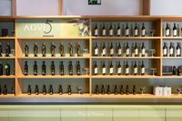 Muestrario de aceites en la recepción de la Finca La Pontezuela. Muestrario de aceites en la recepción de la Finca La Pontezuela.